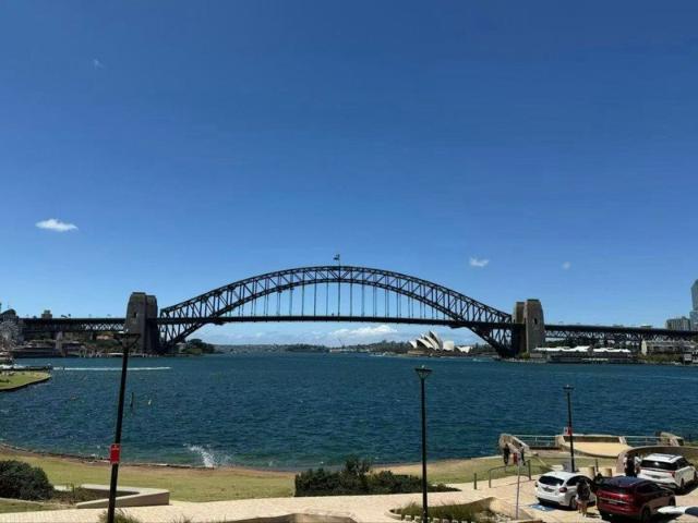 Apartment for rent in Lower North Shore, Sydney