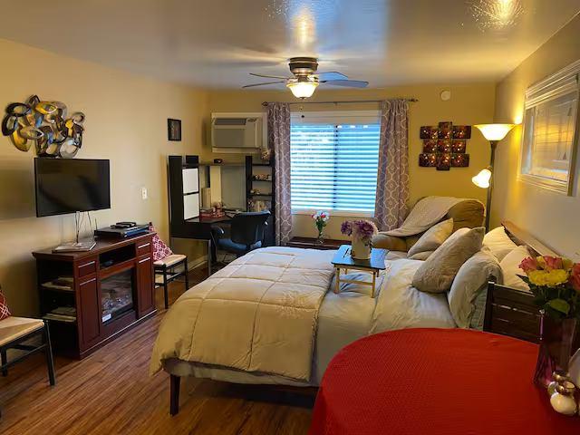 Room for rent in Riverside, California