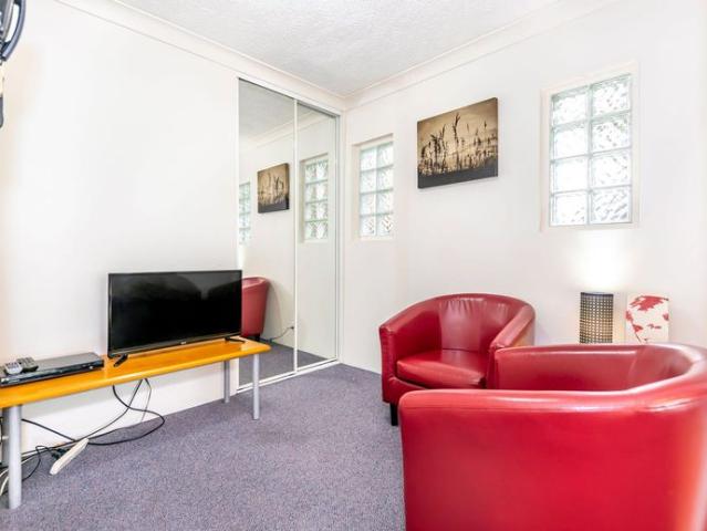 Granny Flat for rent in Toombul, Queensland