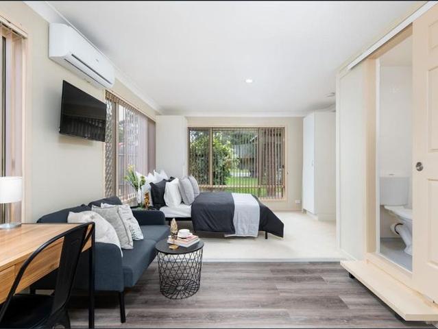 Granny Flat for rent in Pine Village, Greater Brisbane