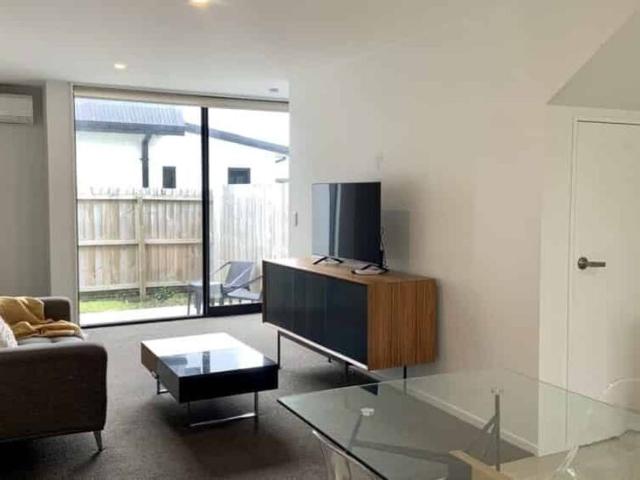 Townhouse for rent in Heathcote, Canterbury