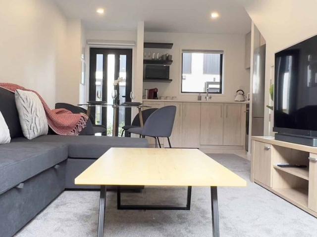 Townhouse for rent in Heathcote, Canterbury