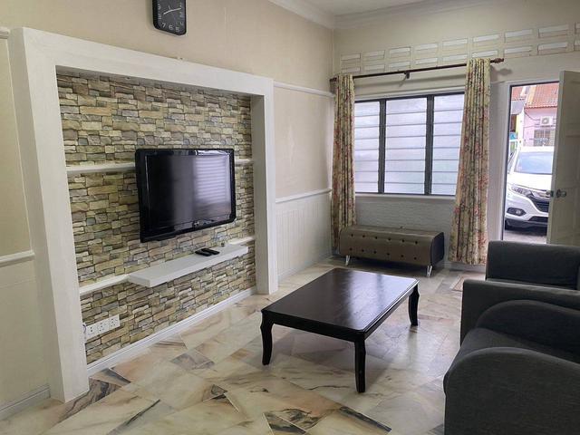 Terraced House for sale in Malaka