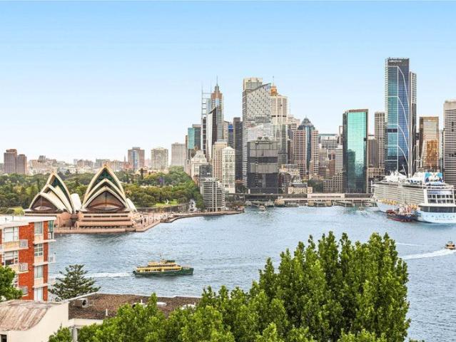 Granny Flat for rent in Lower North Shore, Sydney