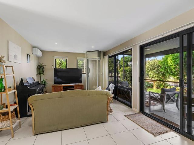 Townhouse for rent in Tin Can Bay, Queensland