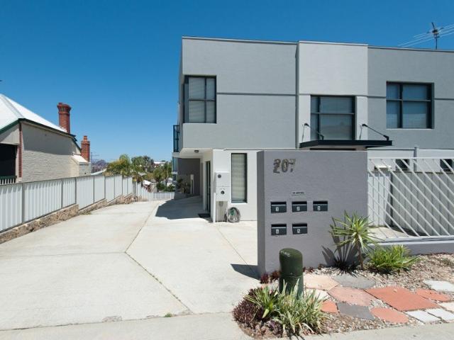 Townhouse for rent in Stirling, Western Australia