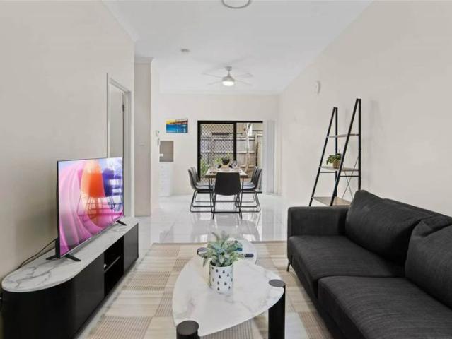 Townhouse for rent in Eight Mile Plains, Greater Brisbane