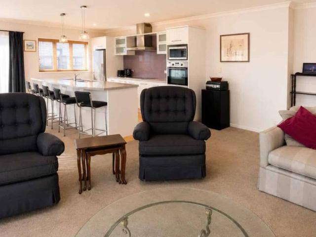 Townhouse for rent in Hillsborough, Taranaki
