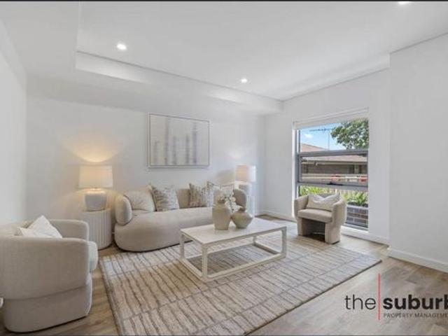 Townhouse for rent in Sydney, New South Wales