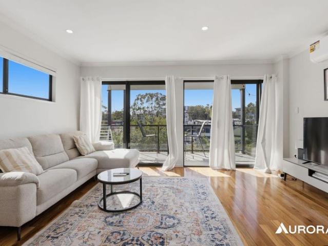 Townhouse for rent in Toombul, Queensland