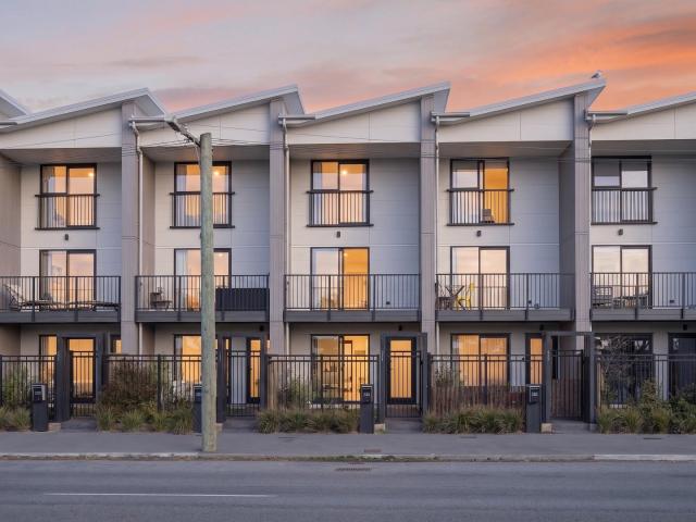 Apartment for rent in Chaslands, Canterbury