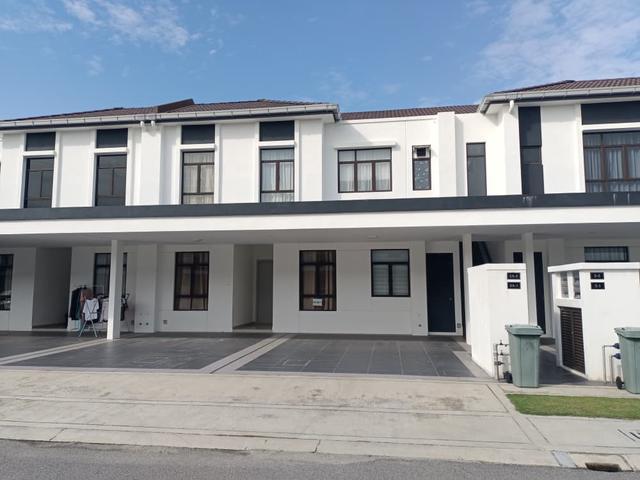 Townhouse for rent in Selangor