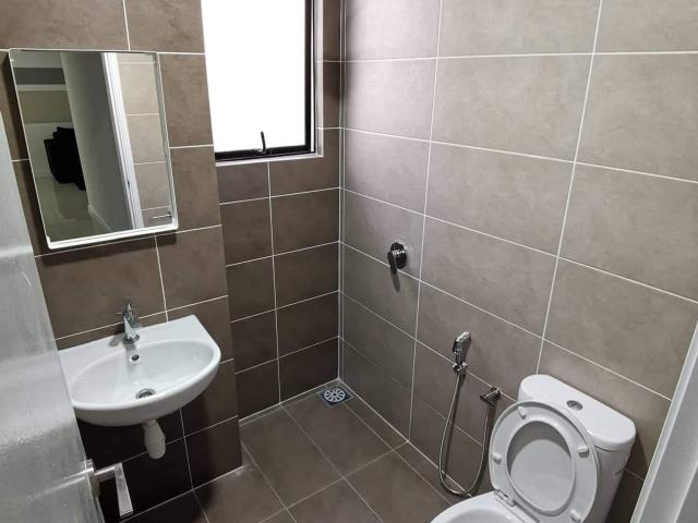 Room for rent in Petaling, Alam Impian