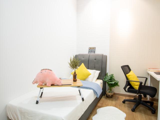 Room for rent in Petaling, Alam Impian