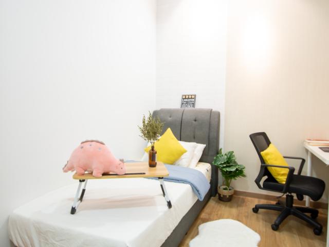 Room for rent in Petaling, Alam Impian