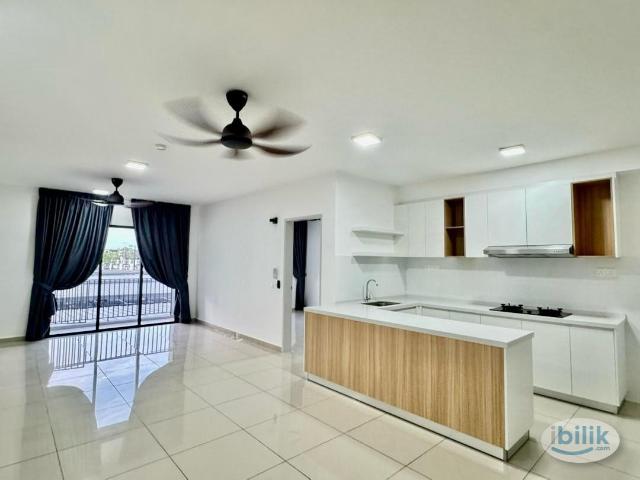 Room for rent in Petaling, Alam Impian