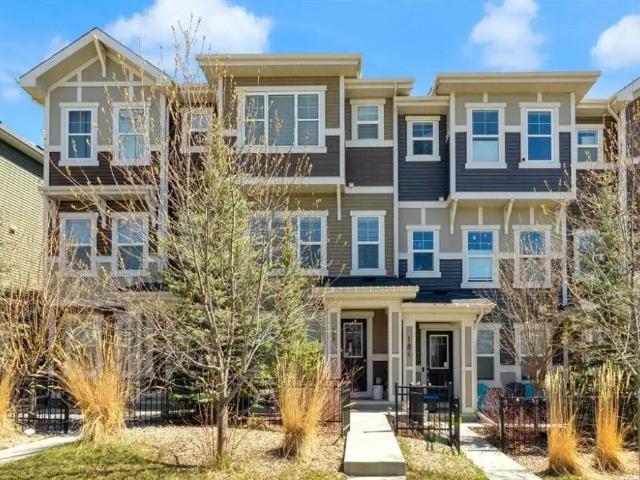 Townhouse for rent in Town of Cochrane, Alberta