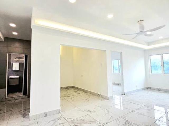 Apartment for sale in Seri Kembangan, Majlis Bandaraya Subang Jaya