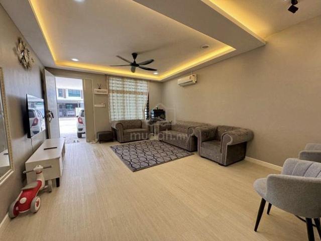 Terraced House for sale in Malaka