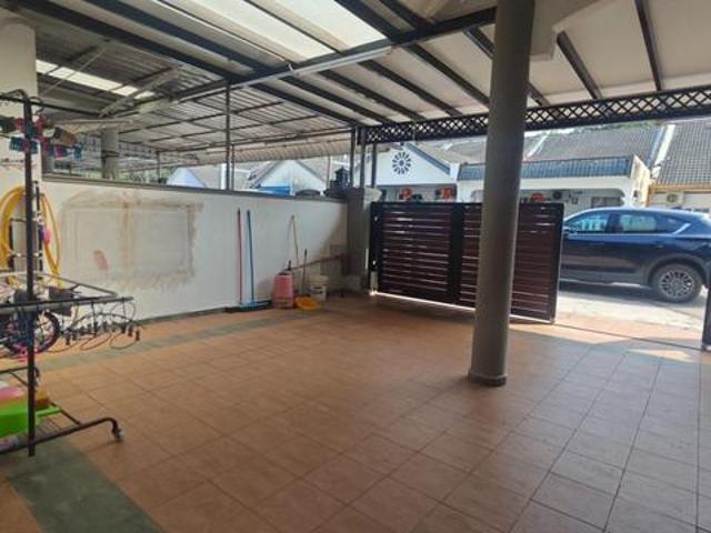Terraced House for sale in Malaka