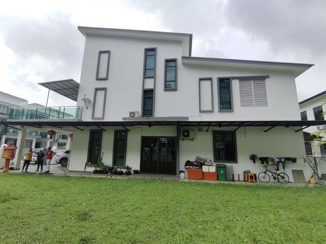 Terraced House for sale in Malaka