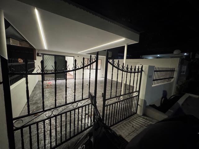 Terraced House for sale in Malaka