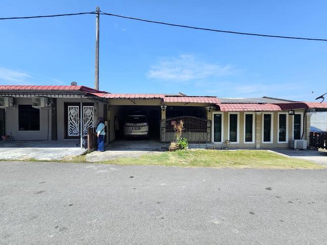 Terraced House for sale in Rembia, Malaka