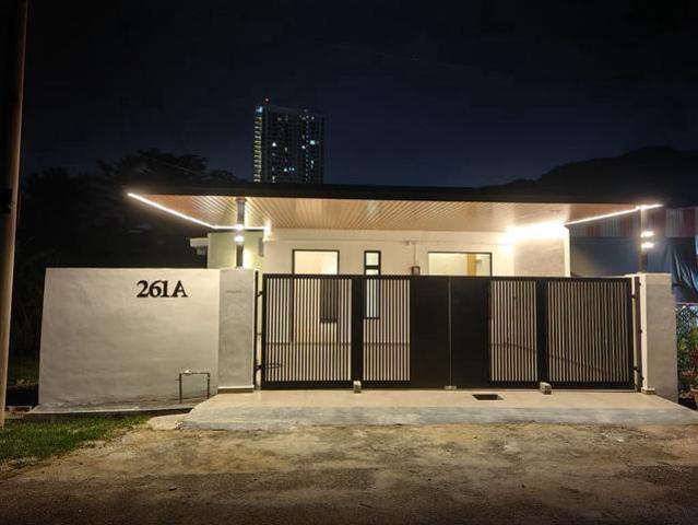 Terraced House for sale in Malaka