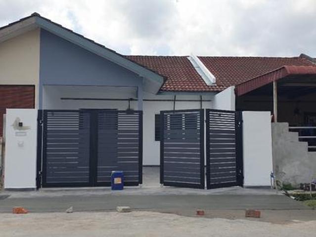 Terraced House for sale in Malaka