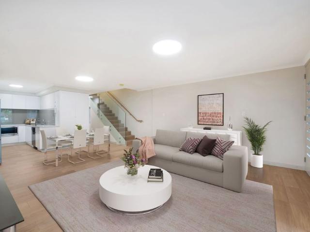 Townhouse for rent in Lower North Shore, Sydney