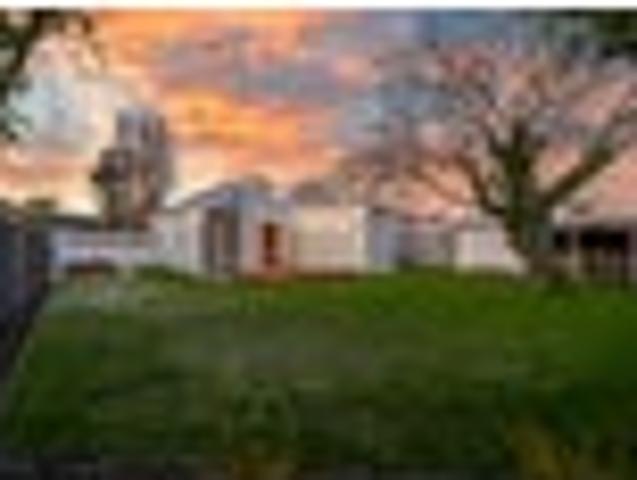 House for sale in Chaslands, Canterbury