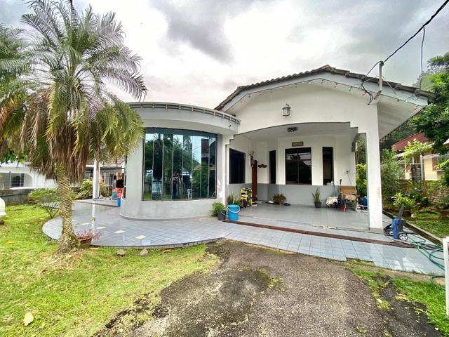 Bungalow for sale in Batu Pahat, Johor