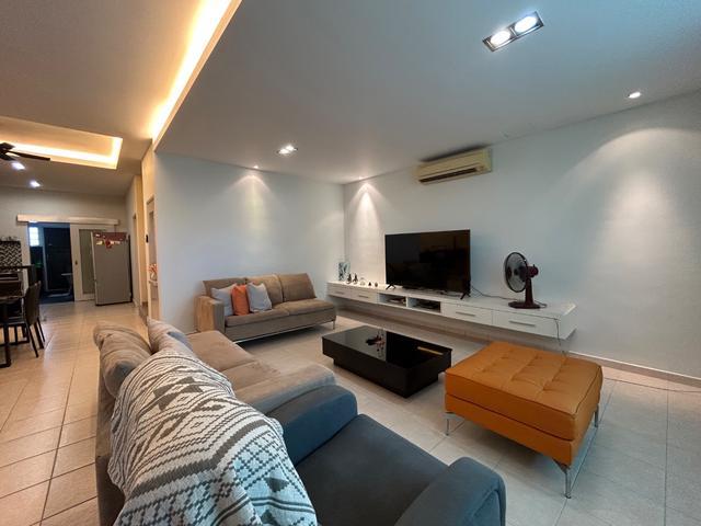 Terraced House for sale in Malaka