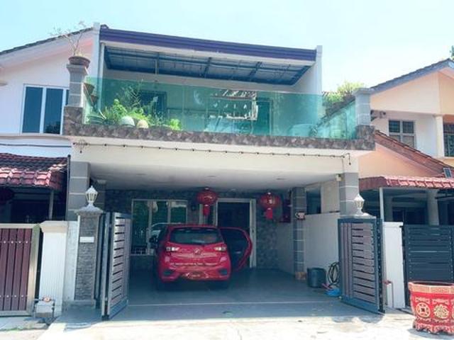 Terraced House for sale in Malaka