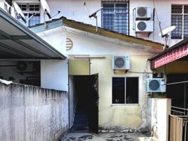 Townhouse for sale in Malaka