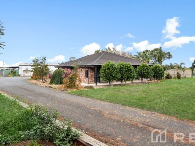 Cottage for sale in Camerons Creek, Victoria