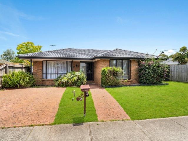 House for sale in Carrum Downs, Melbourne