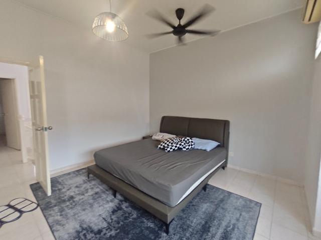 Terraced House for sale in Malaka