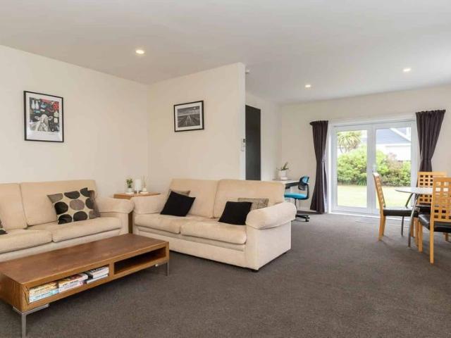 House for rent in Chaslands, Canterbury