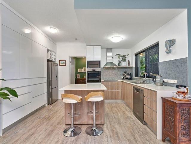 Apartment for sale in Redlynch, Queensland