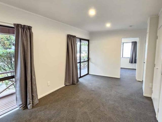 House for rent in Oratia