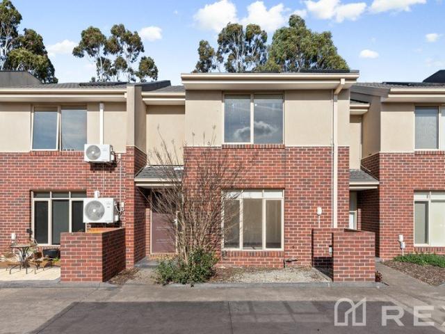 Townhouse for sale in Camerons Creek, Victoria
