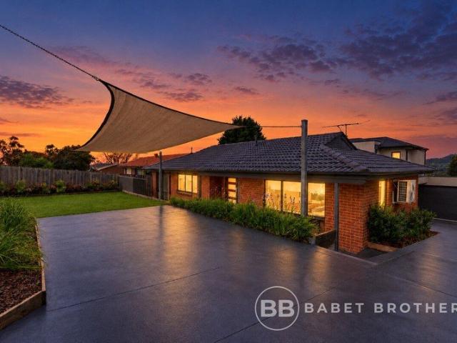 Apartment for sale in Endeavour Hills, Melbourne