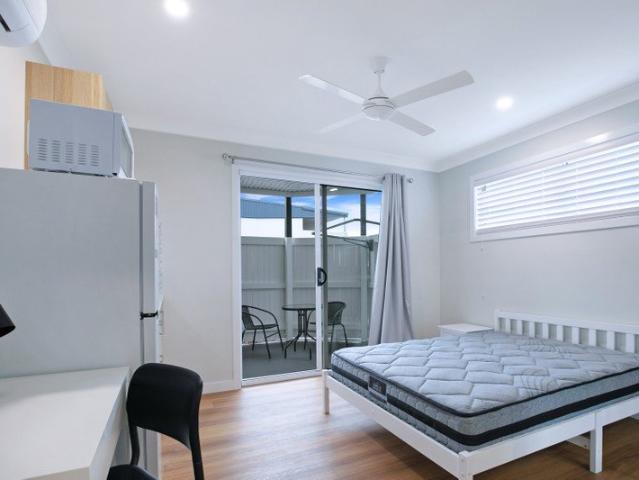 Granny Flat for rent in Kelvin Grove, Greater Brisbane