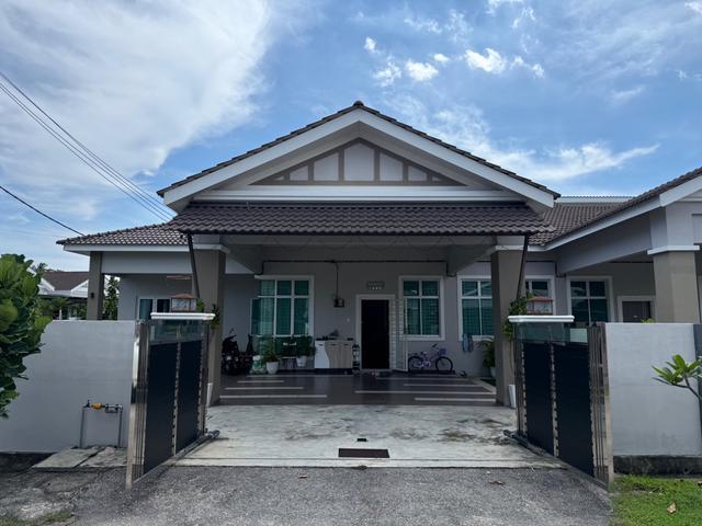 Residential House for sale in Batu Pahat, Johor