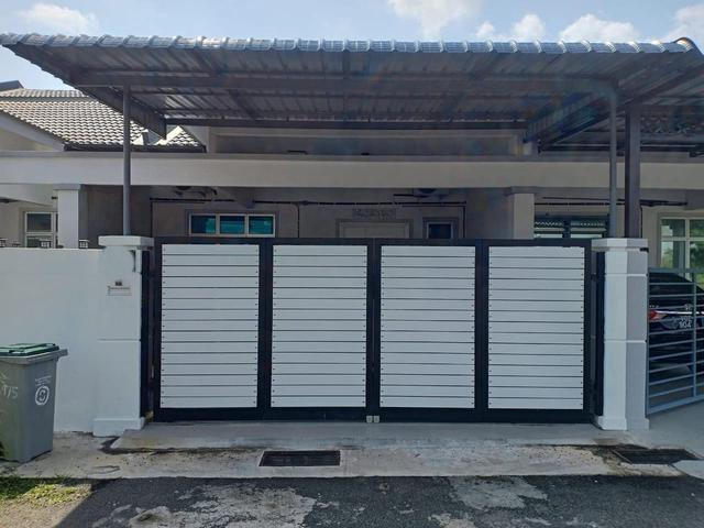 Terraced House for sale in Malaka
