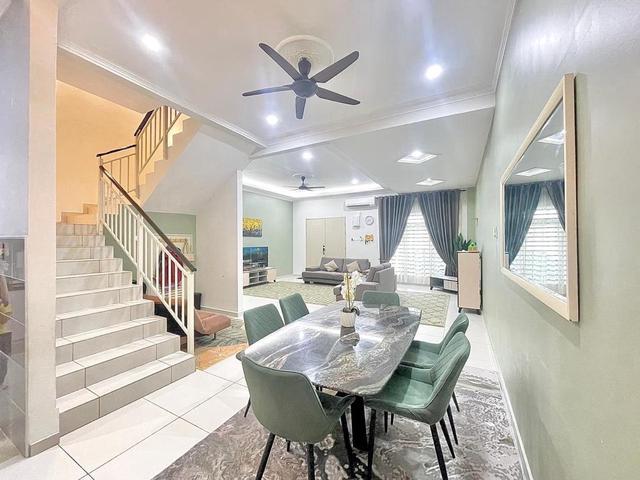 Terraced House for sale in Malaka