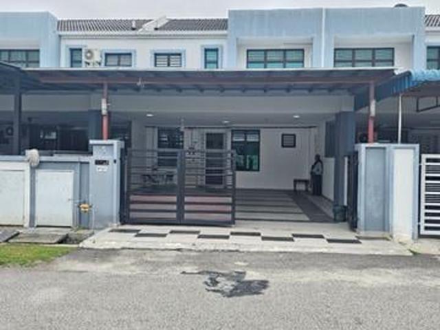 Terraced House for sale in Malaka