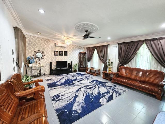 Terraced House for sale in Malaka
