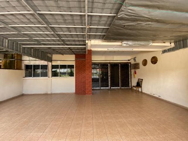 Terraced House for sale in Malaka
